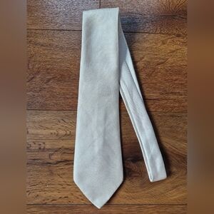 Burberry London 100% Silk Tie Necktie Made in Italy